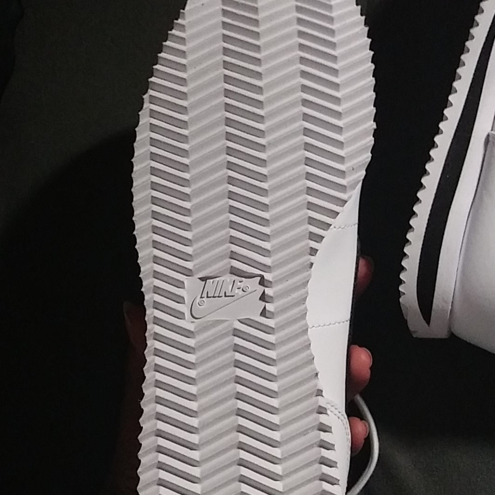 Nike shoes - Picture 3 of 4